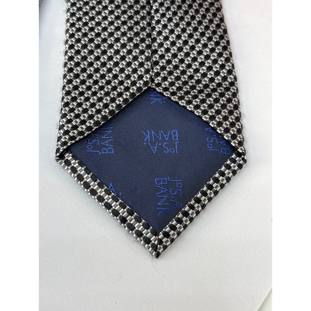 JOS A BANK Men's Black & Silver Silk Necktie Executive Collection Designer - Picture 4 of 5